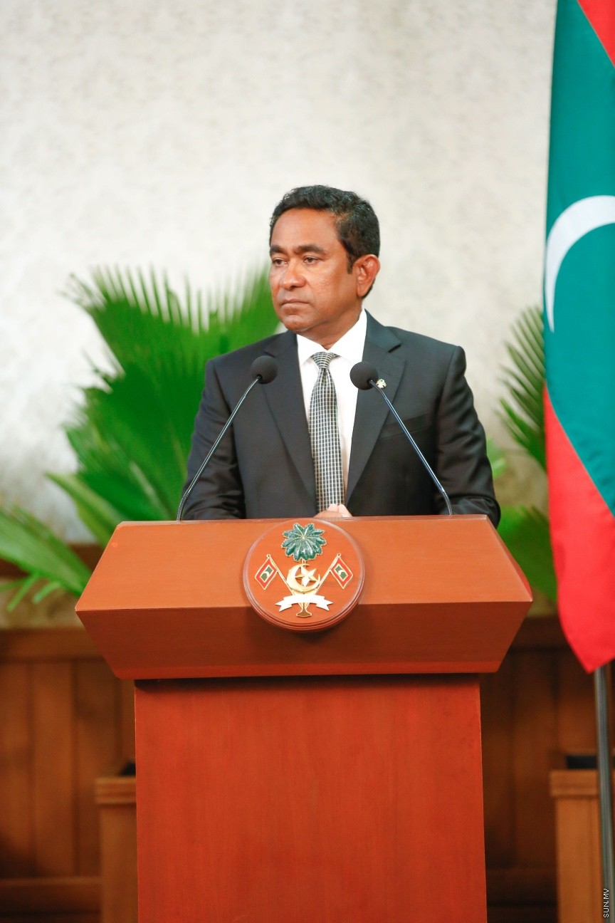 ޖުލައި 25، 2017: ޕާކިސްތާނުގެ ބޮޑުވަޒީރު މުހައްމަދު ނަވާޒު ޝަރީފު  ރައީސުލްޖުމްހޫރިއްޔާގެ އޮފީހަށް ޒިޔާރަތްކުރެއްވުމާއި ދެ ސަރުކާރު ދެމެދު ބޭއްވުނު ރަސްމީ ބައްދަލުވުންތައް -- ސަން ފޮޓޯ/ ފަޔާޒު މޫސާ