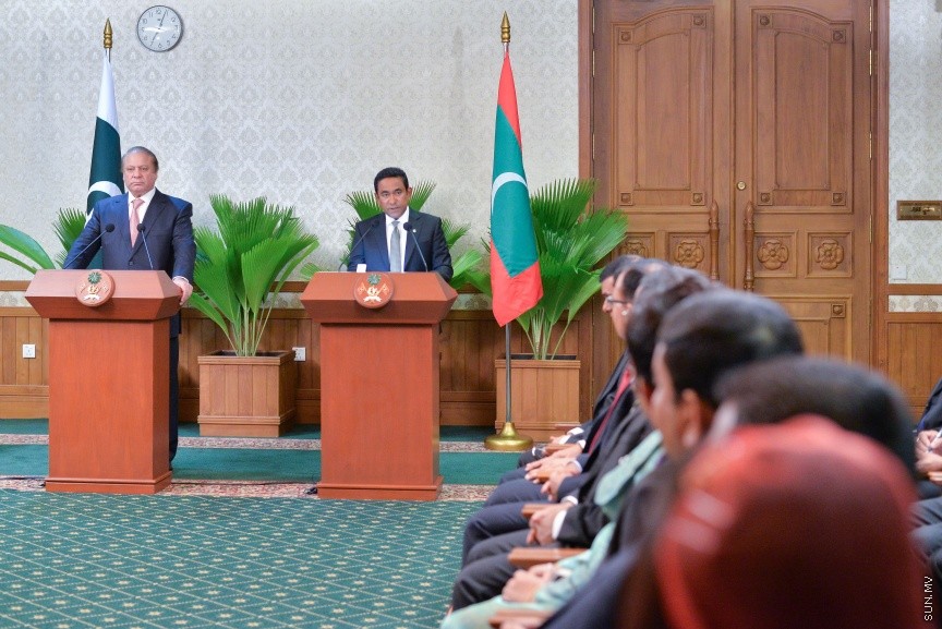 ޖުލައި 25، 2017: ޕާކިސްތާނުގެ ބޮޑުވަޒީރު މުހައްމަދު ނަވާޒު ޝަރީފު  ރައީސުލްޖުމްހޫރިއްޔާގެ އޮފީހަށް ޒިޔާރަތްކުރެއްވުމާއި ދެ ސަރުކާރު ދެމެދު ބޭއްވުނު ރަސްމީ ބައްދަލުވުންތައް -- ސަން ފޮޓޯ/ ފަޔާޒު މޫސާ
