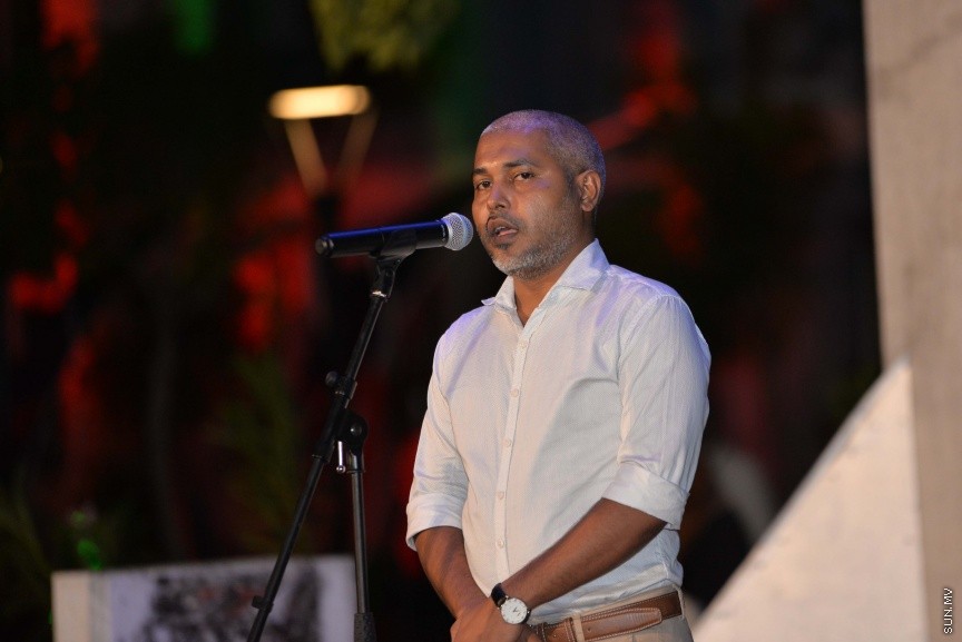 ޒުވާނުންގެ ސިޓީ، ހުޅުމާލޭގައި ޕާކަކާއި އިޖުތިމާއީ މަރުކަޒެއް ރައީސުލްޖުމްހޫރިއްޔާ އަބްދުﷲ ޔާމީން އަބްދުލް ގައްޔޫމްގެ ދެކަނބަލުން ހުޅުވައިދެއްވުން: ޗައިނާ ފުލެޓުތައް ހުންނަ ނެއިބާރހުޑް ސަރަހައްދުގައި ހުޅުވި ޕާކަށް ދީފައިވާ ނަމަކީ ފެހިރެސް ޕާކު----ސަން ފޮޓޯ/ މުހައްމަދު އަފްރާހް