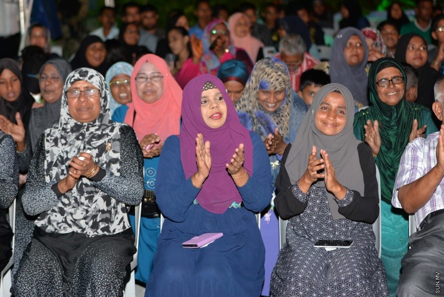  ހުޅުމާލޭޭގައި އިމާރާތް ކުރި ތިން ބުރީގެ އިޖުތިމާއީ މަރުކަޒު "ފަހިވެނި" ހުޅުވުމުގެ ގޮތުން ބޭއްވި ރަސްމިއްޔާތުގެ ތެރެއިން----ސަން ފޮޓޯ/ މުހައްމަދު އަފްރާހް 