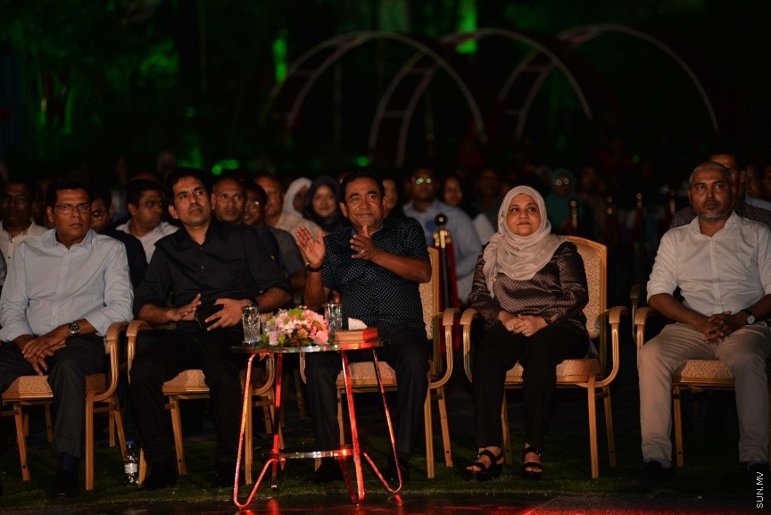  ހުޅުމާލޭޭގައި އިމާރާތް ކުރި ތިން ބުރީގެ އިޖުތިމާއީ މަރުކަޒު "ފަހިވެނި" ހުޅުވުމުގެ ގޮތުން ބޭއްވި ރަސްމިއްޔާތުގެ ތެރެއިން----ސަން ފޮޓޯ/ މުހައްމަދު އަފްރާހް 