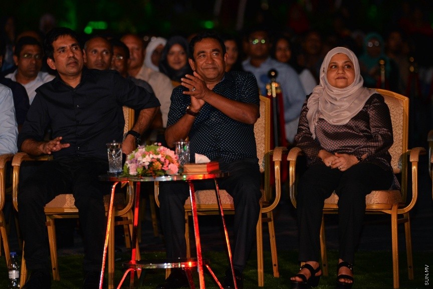  ހުޅުމާލޭޭގައި އިމާރާތް ކުރި ތިން ބުރީގެ އިޖުތިމާއީ މަރުކަޒު "ފަހިވެނި" ހުޅުވުމުގެ ގޮތުން ބޭއްވި ރަސްމިއްޔާތުގެ ތެރެއިން----ސަން ފޮޓޯ/ މުހައްމަދު އަފްރާހް 