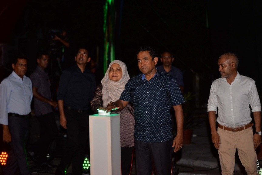  ހުޅުމާލޭޭގައި އިމާރާތް ކުރި ތިން ބުރީގެ އިޖުތިމާއީ މަރުކަޒު "ފަހިވެނި" ހުޅުވުމުގެ ގޮތުން ބޭއްވި ރަސްމިއްޔާތުގެ ތެރެއިން----ސަން ފޮޓޯ/ މުހައްމަދު އަފްރާހް 
