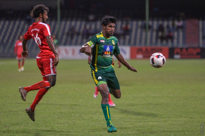 ދިވެހި ޕްރިމިއާ ލީގުގައި މާޒިޔާއާއި ދ. ކުޑަހުވަދޫ ބައްދަލުކުރި މެޗުގެ ތެރެއިން: އެ މެޗުން މާޒިޔާ މޮޅުވީ 4-0 ލަނޑުގެ ނަތީޖާއަކުން --- ސަން ފޮޓޯ/ މުހައްމަދު އަފްރާހް