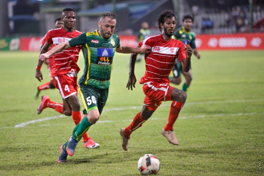  4 އޮގަސްޓް 2017: ދިވެހި ޕްރިމިއާ ލީގުގައި މާޒިޔާއާއި ދ. ކުޑަހުވަދޫ ބައްދަލުކުރި މެޗުގެ ތެރެއިން: އެ މެޗުން މާޒިޔާ މޮޅުވީ 4-0 ލަނޑުގެ ނަތީޖާއަކުން --- ސަން ފޮޓޯ/ މުހައްމަދު އަފްރާހް