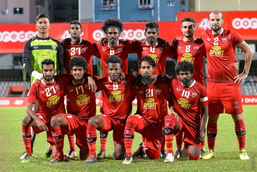 5 އޮގަސްޓ 2017: ދިވެހި ޕްރިމިއާ ލީގުގައި ނިއުއާއި ޓީސީ ބައްދަލުކުރި މެޗުގެ ތެރެއިން: އެ މެޗުން ނިއު މޮޅުވީ 3-1 ލަނޑުގެ ނަތީޖާއަކުން --- ސަން ފޮޓޯ/ މުހައްމަދު އަފްރާހް