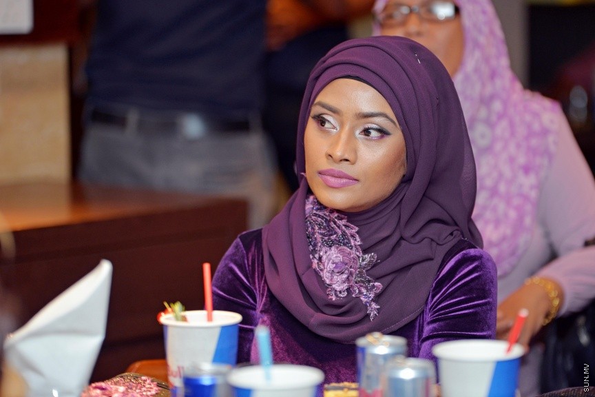 އޯގަސްޓް 6، 2017: ދިވެހި އާ ފިލްމް "ހައްދު"ގެ އޯޑިއޯ ލޯންޗް ކުރަން ސޯލްޓް ކެފޭގައި ބޭއްވި ހަފްލާގެ ތެރެއިން -- ސަން ފޮޓޯ/ ފަޔާޒު މޫސާ