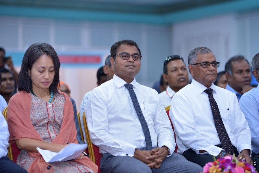 14 އޯގަސްޓް 2017: ރާއްޖޭން ބޭރުގެ ކުންފުނިތަކުން އުފައްދާ އޯޒޯން ފަށަލަ އާއި ތިމާވެއްޓާ ރައްޓެހީގެ އުފެއްދުންތައް ދައްކާލުމަށް ހާއްސަ "އޯޒޯން ޓު ކްލައިމެޓް ޓެކްނޮލޮޖީ އެކްސްޕޯ" ދަރުބާރުގޭގައި ފެށުން -- ސަން ފޮޓޯ/ ފަޔާޒު މޫސާ