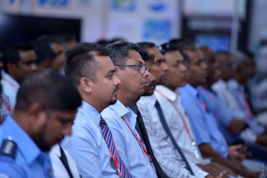 14 އޯގަސްޓް 2017: ރާއްޖޭން ބޭރުގެ ކުންފުނިތަކުން އުފައްދާ އޯޒޯން ފަށަލަ އާއި ތިމާވެއްޓާ ރައްޓެހީގެ އުފެއްދުންތައް ދައްކާލުމަށް ހާއްސަ "އޯޒޯން ޓު ކްލައިމެޓް ޓެކްނޮލޮޖީ އެކްސްޕޯ" ދަރުބާރުގޭގައި ފެށުން -- ސަން ފޮޓޯ/ ފަޔާޒު މޫސާ