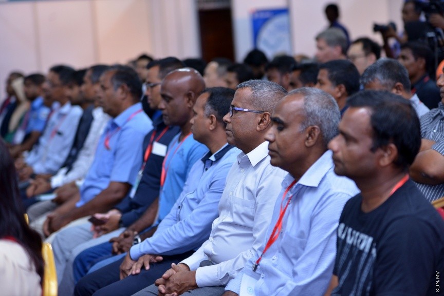 14 އޯގަސްޓް 2017: ރާއްޖޭން ބޭރުގެ ކުންފުނިތަކުން އުފައްދާ އޯޒޯން ފަށަލަ އާއި ތިމާވެއްޓާ ރައްޓެހީގެ އުފެއްދުންތައް ދައްކާލުމަށް ހާއްސަ "އޯޒޯން ޓު ކްލައިމެޓް ޓެކްނޮލޮޖީ އެކްސްޕޯ" ދަރުބާރުގޭގައި ފެށުން -- ސަން ފޮޓޯ/ ފަޔާޒު މޫސާ