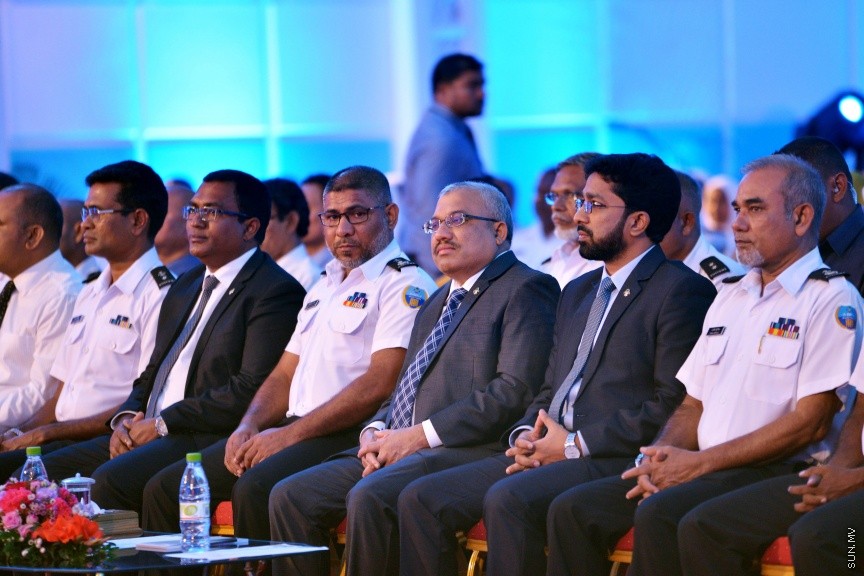އޯގަސްޓް 20، 2017: ކަސްޓަމްސްގެ 127 ވަނަ އަހަރީ ދުވަހުގެ މުނާސަބަތުގައި ދަރުބާރުގޭގައި ބޭއްވި ޖަލްސާގެ ތެރެއިން -- ސަން ފޮޓޯ/ ފަޔާޒު މޫސާ