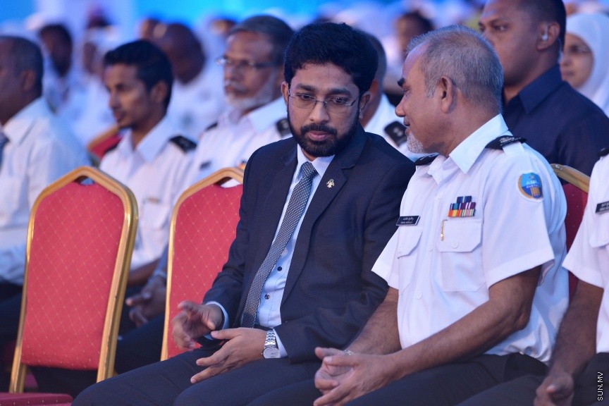 އޯގަސްޓް 20، 2017: ކަސްޓަމްސްގެ 127 ވަނަ އަހަރީ ދުވަހުގެ މުނާސަބަތުގައި ދަރުބާރުގޭގައި ބޭއްވި ޖަލްސާގެ ތެރެއިން -- ސަން ފޮޓޯ/ ފަޔާޒު މޫސާ