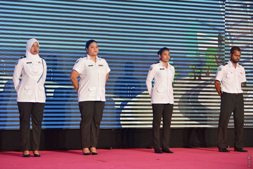 އޯގަސްޓް 20، 2017: ކަސްޓަމްސްގެ 127 ވަނަ އަހަރީ ދުވަހުގެ މުނާސަބަތުގައި ދަރުބާރުގޭގައި ބޭއްވި ޖަލްސާގެ ތެރެއިން -- ސަން ފޮޓޯ/ ފަޔާޒު މޫސާ