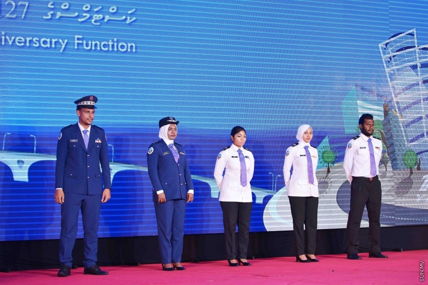 އޯގަސްޓް 20، 2017: ކަސްޓަމްސްގެ 127 ވަނަ އަހަރީ ދުވަހުގެ މުނާސަބަތުގައި ދަރުބާރުގޭގައި ބޭއްވި ޖަލްސާގެ ތެރެއިން -- ސަން ފޮޓޯ/ ފަޔާޒު މޫސާ