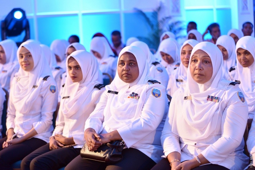އޯގަސްޓް 20، 2017: ކަސްޓަމްސްގެ 127 ވަނަ އަހަރީ ދުވަހުގެ މުނާސަބަތުގައި ދަރުބާރުގޭގައި ބޭއްވި ޖަލްސާގެ ތެރެއިން -- ސަން ފޮޓޯ/ ފަޔާޒު މޫސާ