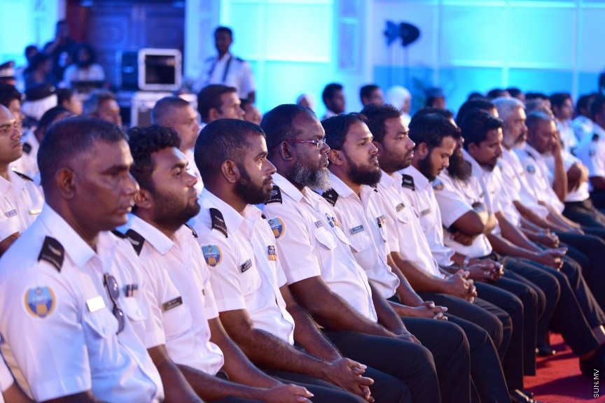 އޯގަސްޓް 20، 2017: ކަސްޓަމްސްގެ 127 ވަނަ އަހަރީ ދުވަހުގެ މުނާސަބަތުގައި ދަރުބާރުގޭގައި ބޭއްވި ޖަލްސާގެ ތެރެއިން -- ސަން ފޮޓޯ/ ފަޔާޒު މޫސާ