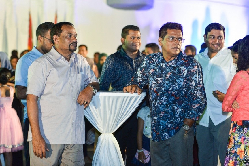 އޯގަސްޓް 21، 2017: ސަލްޓަން ޕާކު ތަރައްގީ ކުރުމަށްފަހު "ރަސް ރަނި"ގެ ނަމުގައި އަލުން ހުޅުވުމަށް ބޭއްވި ރަސްމިއްޔާތުގެ ތެރެއިން -- ސަން ފޮޓޯ/ ފަޔާޒު މޫސާ