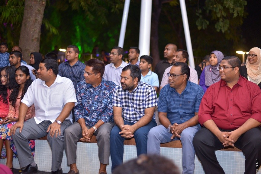 އޯގަސްޓް 21، 2017: ސަލްޓަން ޕާކު ތަރައްގީ ކުރުމަށްފަހު "ރަސް ރަނި"ގެ ނަމުގައި އަލުން ހުޅުވުމަށް ބޭއްވި ރަސްމިއްޔާތުގެ ތެރެއިން -- ސަން ފޮޓޯ/ ފަޔާޒު މޫސާ