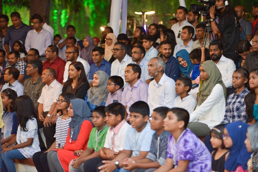 އޯގަސްޓް 21، 2017: ސަލްޓަން ޕާކު ތަރައްގީ ކުރުމަށްފަހު "ރަސް ރަނި"ގެ ނަމުގައި އަލުން ހުޅުވުމަށް ބޭއްވި ރަސްމިއްޔާތުގެ ތެރެއިން -- ސަން ފޮޓޯ/ ފަޔާޒު މޫސާ