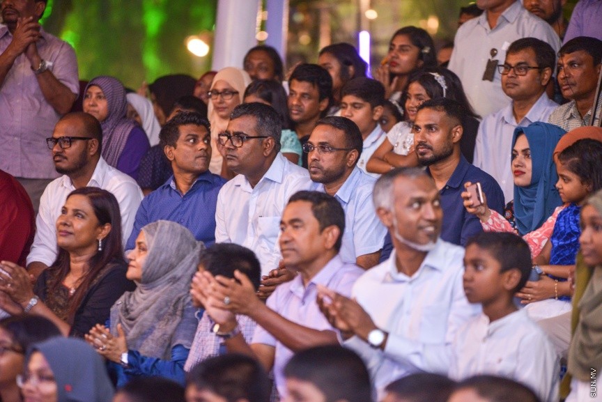 އޯގަސްޓް 21، 2017: ސަލްޓަން ޕާކު ތަރައްގީ ކުރުމަށްފަހު "ރަސް ރަނި"ގެ ނަމުގައި އަލުން ހުޅުވުމަށް ބޭއްވި ރަސްމިއްޔާތުގެ ތެރެއިން -- ސަން ފޮޓޯ/ ފަޔާޒު މޫސާ
