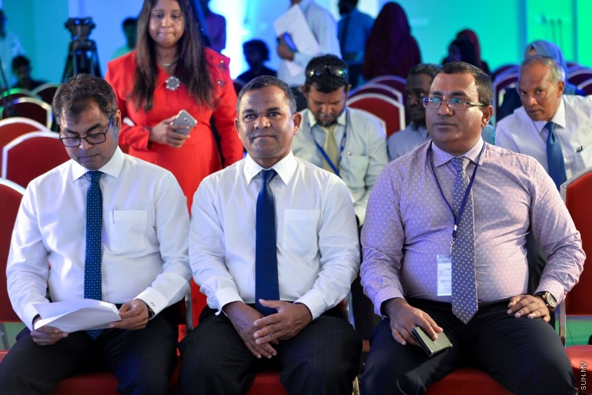 މުޅި ރާއްޖޭގެ ފެނާއި ނަރުދަމާގެ ގައުމީ ސިޔާސަތު ރަސްމީކޮށް އިފްތިތާހުކުރުން: ޗަންޕާ ސެންޓްރަލް ހޮޓަލްގައި މިއަދު ބޭއްވި ރަސްމިއްޔާތުގައި އެ ސިޔާސަތު އިފްތިތާހު ކޮށްދެއްވީ އެންވަޔަރަމަންޓް އެންޑް އެނާޖީ މިނިސްޓަރު ތާރިގް އިބްރާހީމް----ސަން ފޮޓޯ/ މުހައްްމަދު އަފްރާހް 