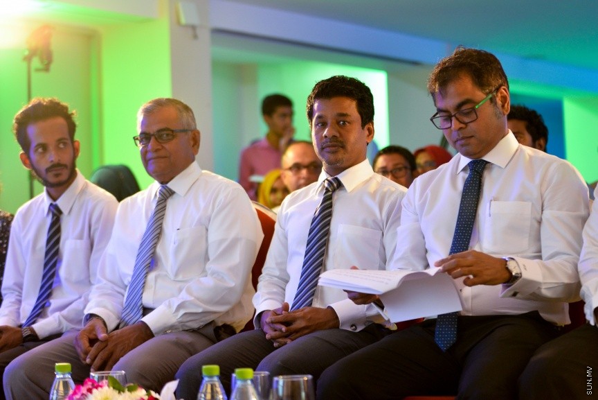 މުޅި ރާއްޖޭގެ ފެނާއި ނަރުދަމާގެ ގައުމީ ސިޔާސަތު ރަސްމީކޮށް އިފްތިތާހުކުރުން: ޗަންޕާ ސެންޓްރަލް ހޮޓަލްގައި މިއަދު ބޭއްވި ރަސްމިއްޔާތުގައި އެ ސިޔާސަތު އިފްތިތާހު ކޮށްދެއްވީ އެންވަޔަރަމަންޓް އެންޑް އެނާޖީ މިނިސްޓަރު ތާރިގް އިބްރާހީމް----ސަން ފޮޓޯ/ މުހައްްމަދު އަފްރާހް 