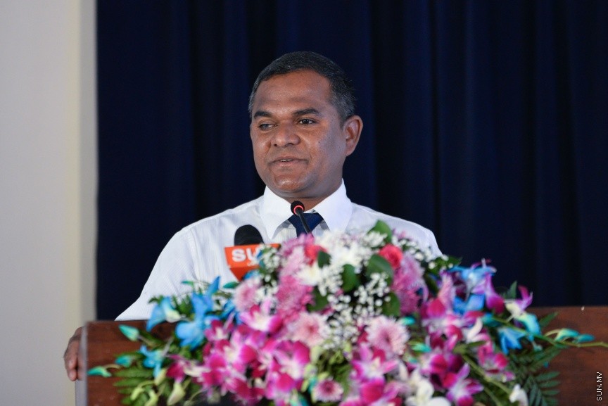 މުޅި ރާއްޖޭގެ ފެނާއި ނަރުދަމާގެ ގައުމީ ސިޔާސަތު ރަސްމީކޮށް އިފްތިތާހުކުރުން: ޗަންޕާ ސެންޓްރަލް ހޮޓަލްގައި މިއަދު ބޭއްވި ރަސްމިއްޔާތުގައި އެ ސިޔާސަތު އިފްތިތާހު ކޮށްދެއްވީ އެންވަޔަރަމަންޓް އެންޑް އެނާޖީ މިނިސްޓަރު ތާރިގް އިބްރާހީމް----ސަން ފޮޓޯ/ މުހައްްމަދު އަފްރާހް 