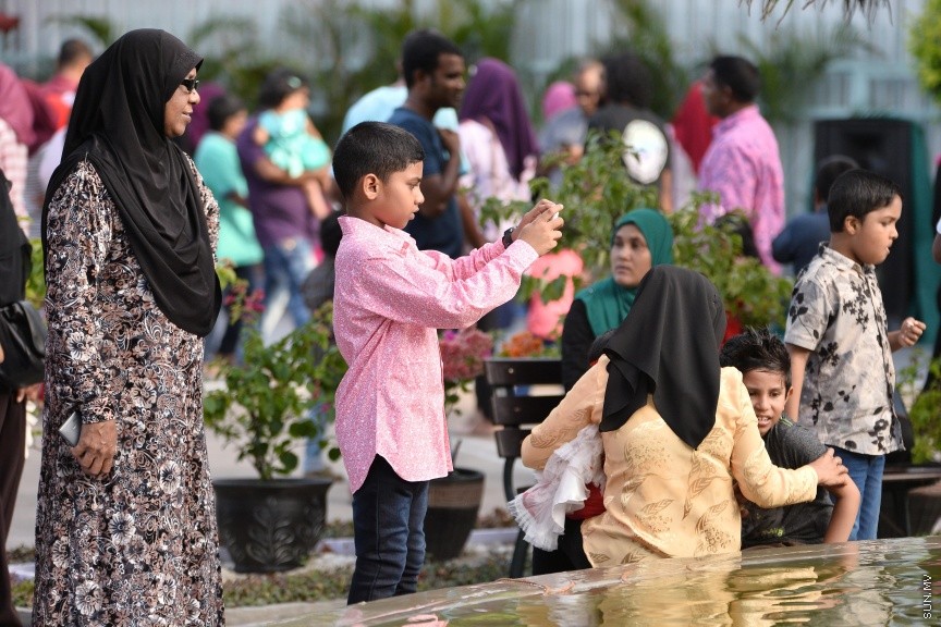 ސެޕްޓެމްބާރ 1، 2017: ކުޑަކުދިންގެ ބަގީޗާ، ތަފާތު ފުރިހަމަކަމަކާއެކު ހުޅުވަން -- ސަން ފޮޓޯ/ ފަޔާޒު މޫސާ