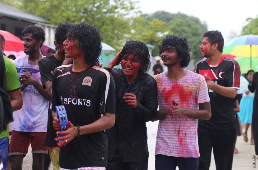 މި އަހަރުގެ އަޟްހާ އީދު ދުވަސް ފާހަގަކުރުމުގެ ގޮތުން ށ. ފުނަދޫގައި ކުރިއަށްގެންދިޔަ ކުޅިވަރުތަކުގެ ތެރެއިން---ސަން ފޮޓޯ/ އިހްތިޝާމް މުހައްމަދު