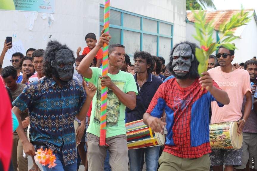 މި އަހަރުގެ އަޟްހާ އީދު ދުވަސް ފާހަގަކުރުމުގެ ގޮތުން ށ. ފުނަދޫގައި ކުރިއަށްގެންދިޔަ ކުޅިވަރުތަކުގެ ތެރެއިން---ސަން ފޮޓޯ/ އިހްތިޝާމް މުހައްމަދު