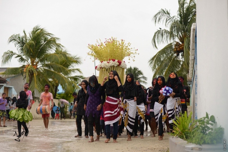 މި އަހަރުގެ އަޟްހާ އީދު ދުވަސް ފާހަގަކުރުމުގެ ގޮތުން ށ. ފުނަދޫގައި ކުރިއަށްގެންދިޔަ ކުޅިވަރުތަކުގެ ތެރެއިން--- ފޮޓޯ/ ޖަވާދު ( ޖަވާ އާޓްސް) 