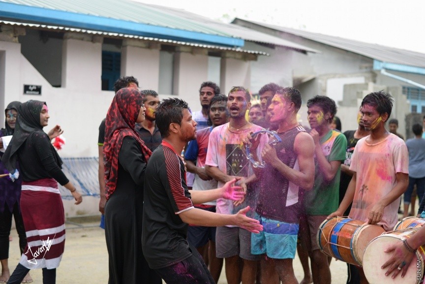 މި އަހަރުގެ އަޟްހާ އީދު ދުވަސް ފާހަގަކުރުމުގެ ގޮތުން ށ. ފުނަދޫގައި ކުރިއަށްގެންދިޔަ ކުޅިވަރުތަކުގެ ތެރެއިން--- ފޮޓޯ/ ޖަވާދު ( ޖަވާ އާޓްސް) 