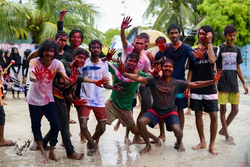 މި އަހަރުގެ އަޟްހާ އީދު ދުވަސް ފާހަގަކުރުމުގެ ގޮތުން ށ. ފުނަދޫގައި ކުރިއަށްގެންދިޔަ ކުޅިވަރުތަކުގެ ތެރެއިން--- ފޮޓޯ/ ޖަވާދު ( ޖަވާ އާޓްސް) 