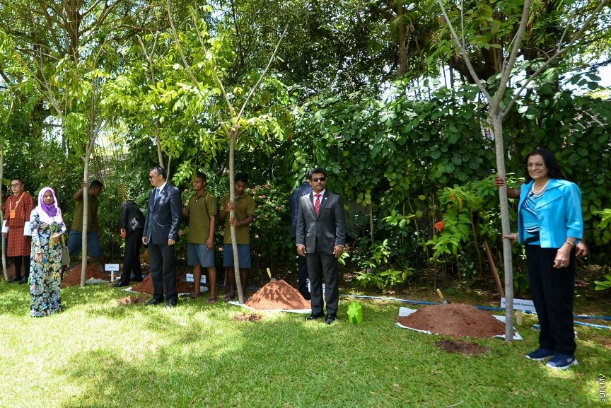 ޑަބްލިއެޗްއޯ ސީރޯގެ 70 ވަނަ ސަރަހައްދީ ބައްދަލުވުން ފެށުން---ސަން ފޮޓޯ/ އަފްރާހް 