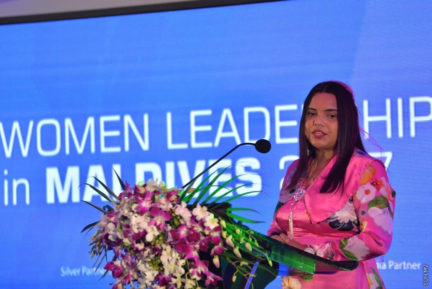 14 ސެޕްޓެމްބަރ 2017: ވިމެން އިން މެނޭޖްމަންޓްގެ ރާއްޖޭގެ ގޮފި އިފްތިތާހު ކުރުމަށް މިރޭ ހޮޓަލް ޖެންގައި ބޭއްވި ރަސްމިއްޔާތުގެ ތެރެއިން---ސަން ފޮޓޯ/ މުހައްމަދު އަފްރާހް 