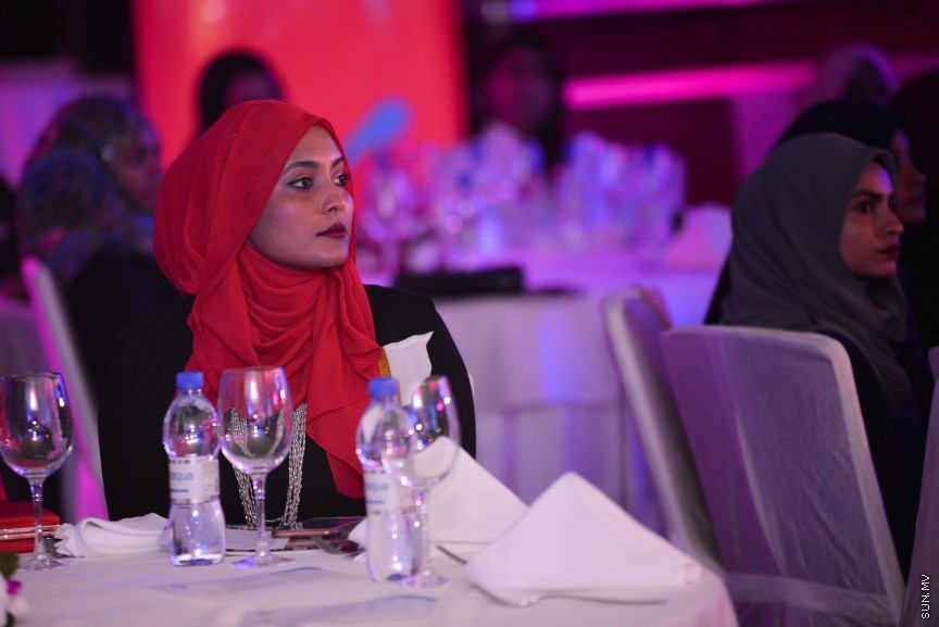 14 ސެޕްޓެމްބަރ 2017: ވިމެން އިން މެނޭޖްމަންޓްގެ ރާއްޖޭގެ ގޮފި އިފްތިތާހު ކުރުމަށް މިރޭ ހޮޓަލް ޖެންގައި ބޭއްވި ރަސްމިއްޔާތުގެ ތެރެއިން---ސަން ފޮޓޯ/ މުހައްމަދު އަފްރާހް 