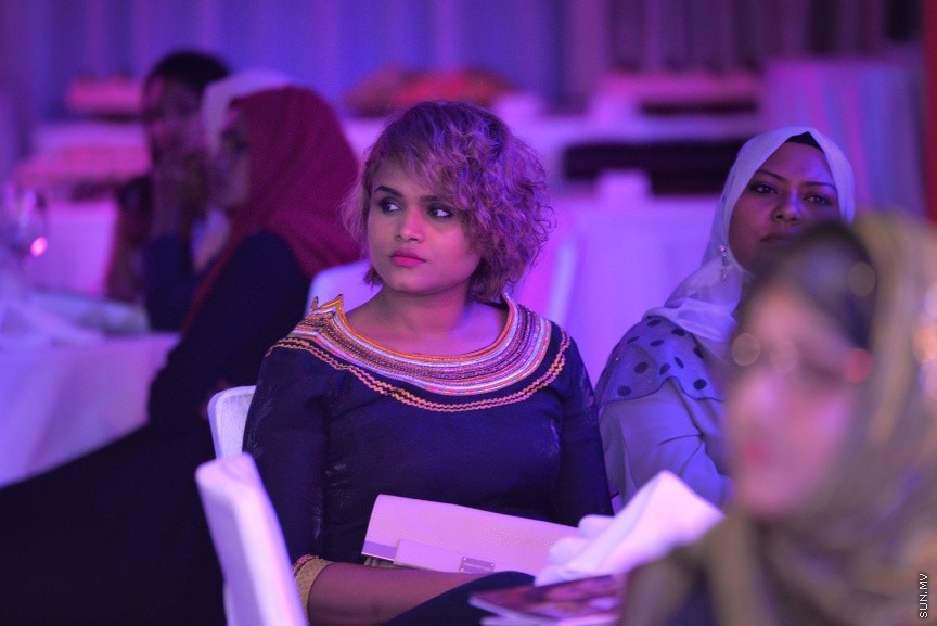 14 ސެޕްޓެމްބަރ 2017: ވިމެން އިން މެނޭޖްމަންޓްގެ ރާއްޖޭގެ ގޮފި އިފްތިތާހު ކުރުމަށް މިރޭ ހޮޓަލް ޖެންގައި ބޭއްވި ރަސްމިއްޔާތުގެ ތެރެއިން---ސަން ފޮޓޯ/ މުހައްމަދު އަފްރާހް 