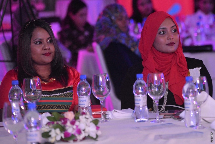 14 ސެޕްޓެމްބަރ 2017: ވިމެން އިން މެނޭޖްމަންޓްގެ ރާއްޖޭގެ ގޮފި އިފްތިތާހު ކުރުމަށް މިރޭ ހޮޓަލް ޖެންގައި ބޭއްވި ރަސްމިއްޔާތުގެ ތެރެއިން---ސަން ފޮޓޯ/ މުހައްމަދު އަފްރާހް 