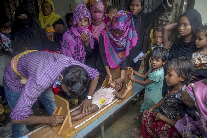 ބަނގުލަދޭޝްގެ ރެފިއުޖީ ކޭމްޕުތަކުގައި މިޔަންމާގެ ރޮހިންގާ މުސްލިމުން އުޅެމުންދަނީ ވަރަށް ހިތްދަތި ހާލެއްގައި --- ފޮޓޯ: އޭޕީ