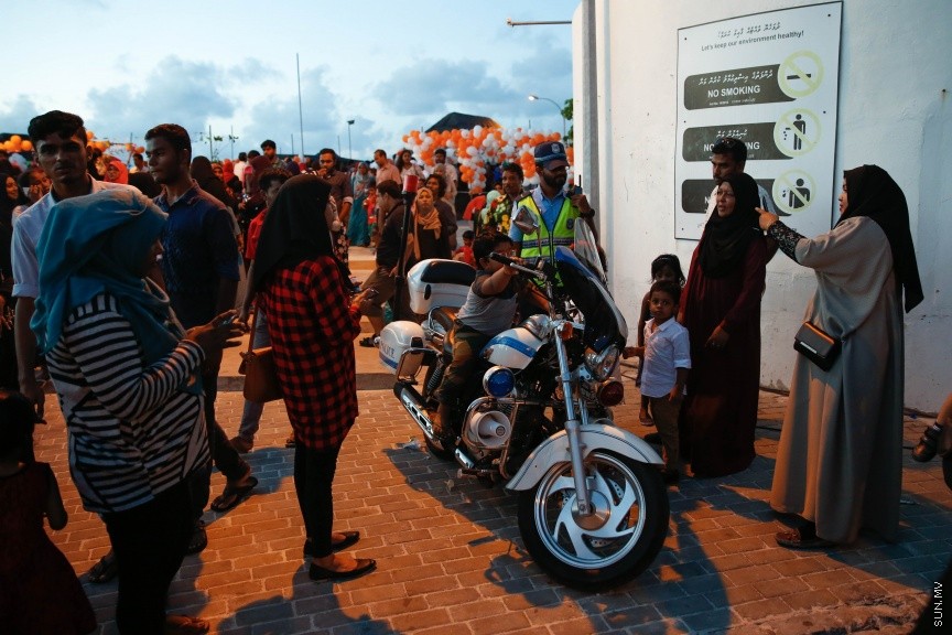 އެމްއާރްޑީސީގެ ހަތް ވަނަ އަހަރީ ދުވަސް ފާހަގަކުރުމަށް އެ ކުންފުނިން ރަސްފަންނުގައި ބޭއްވި ކުޑަކުދިންގެ ހަވީރު "ކިޑްސް ފިއެސްޓާ 2017" ގެ ތެރެއިން --- ސަން ފޮޓޯ/ މުހައްމަދު އަފްރާހް