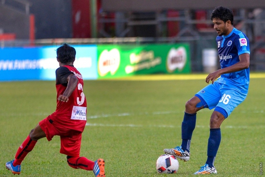 އުރީދޫ ދިވެހި ޕްރިމިއާ ލީގުގައި ނިއު ރޭޑިއަންޓާއި ތިނަދޫ ބައްދަލު ކުރި މެޗުގެ ތެރެއިން:  1-2 ގެ ނަތީޖާއަކުން މެޗު ކާމިޔާބު ކުރީ ނިއުރޭޑިއަންޓު-- ސަން ފޮޓޯ/ މުހައްމަދު އަފްރާހް