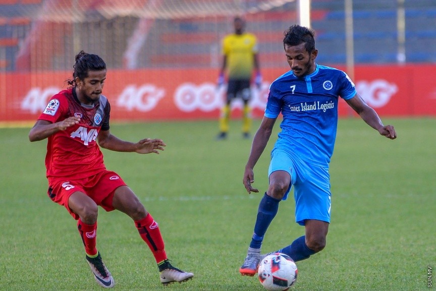 އުރީދޫ ދިވެހި ޕްރިމިއާ ލީގުގައި ނިއު ރޭޑިއަންޓާއި ތިނަދޫ ބައްދަލު ކުރި މެޗުގެ ތެރެއިން:  1-2 ގެ ނަތީޖާއަކުން މެޗު ކާމިޔާބު ކުރީ ނިއުރޭޑިއަންޓު-- ސަން ފޮޓޯ/ މުހައްމަދު އަފްރާހް
