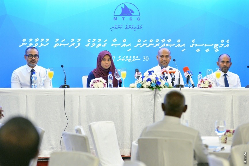 ސެޕްޓެމްބަރ 30، 2017:  އެމްޓީސީސީގެ ހިއްސާދާރުންނަށް ހިއްސާ ގަންނަން ހުޅުވާލުމަށް ޖެން ހޮޓެލްގައި ބޭއްވި ރަސްމިއްޔާތުގެ ތެރެއިން -- ސަން ފޮޓޯ/ ފަޔާޒު މޫސާ