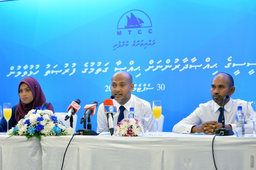 ސެޕްޓެމްބަރ 30، 2017:  އެމްޓީސީސީގެ ހިއްސާދާރުންނަށް ހިއްސާ ގަންނަން ހުޅުވާލުމަށް ޖެން ހޮޓެލްގައި ބޭއްވި ރަސްމިއްޔާތުގެ ތެރެއިން -- ސަން ފޮޓޯ/ ފަޔާޒު މޫސާ