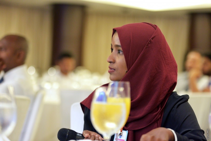 ސެޕްޓެމްބަރ 30، 2017:  އެމްޓީސީސީގެ ހިއްސާދާރުންނަށް ހިއްސާ ގަންނަން ހުޅުވާލުމަށް ޖެން ހޮޓެލްގައި ބޭއްވި ރަސްމިއްޔާތުގެ ތެރެއިން -- ސަން ފޮޓޯ/ ފަޔާޒު މޫސާ