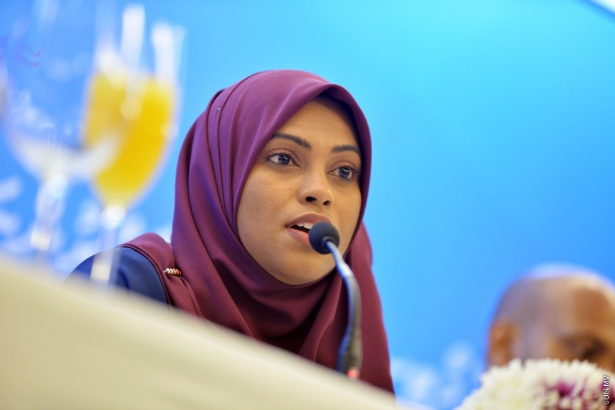 ސެޕްޓެމްބަރ 30، 2017:  އެމްޓީސީސީގެ ހިއްސާދާރުންނަށް ހިއްސާ ގަންނަން ހުޅުވާލުމަށް ޖެން ހޮޓެލްގައި ބޭއްވި ރަސްމިއްޔާތުގެ ތެރެއިން -- ސަން ފޮޓޯ/ ފަޔާޒު މޫސާ