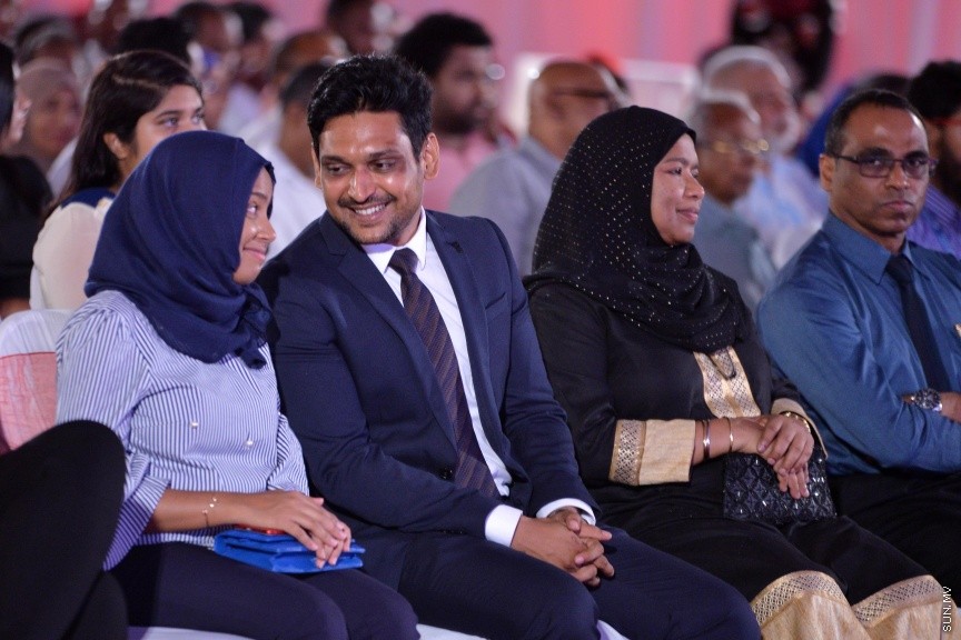 އޮކްޓޯބަރ 1، 2017: ދަރުބާރުގޭގައި ބޭއްވުނު އުރީދޫގެ ފުރަތަމަ އަހަރީ  އާންމު ޖަލްސާގެ ތެރެއިން -- ސަން ފޮޓޯ/ ފަޔާޒު މޫސާ