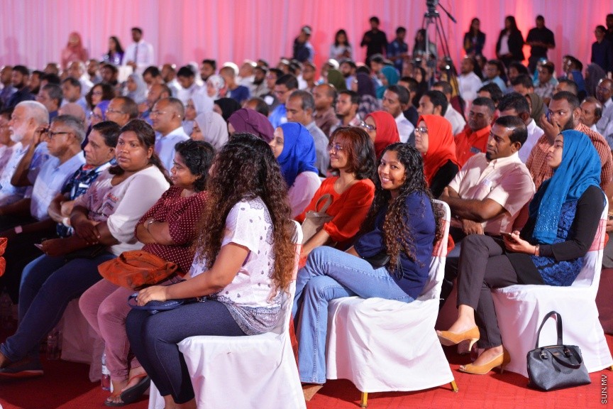 އޮކްޓޯބަރ 1، 2017: ދަރުބާރުގޭގައި ބޭއްވުނު އުރީދޫގެ ފުރަތަމަ އަހަރީ  އާންމު ޖަލްސާގެ ތެރެއިން -- ސަން ފޮޓޯ/ ފަޔާޒު މޫސާ