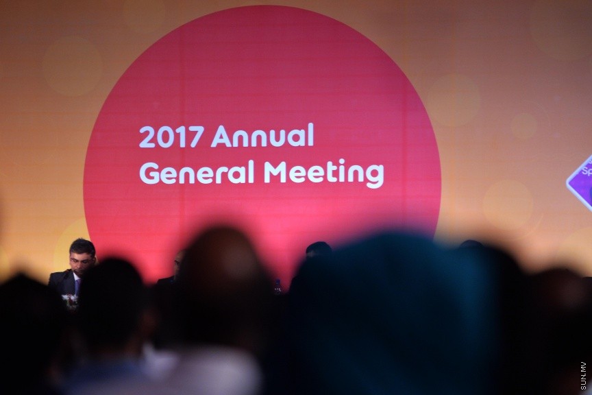 އޮކްޓޯބަރ 1، 2017: ދަރުބާރުގޭގައި ބޭއްވުނު އުރީދޫގެ ފުރަތަމަ އަހަރީ  އާންމު ޖަލްސާގެ ތެރެއިން -- ސަން ފޮޓޯ/ ފަޔާޒު މޫސާ