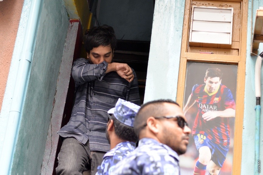 އަނަސް މަރާލި މައްސަލާގައި ހޯދަން އިއުލާންކުރި މ. ލޮނުމިދިލިގޭ އަފްރާހް އަބްދުއްރައްޒާގު ވަނީ ސިފަ ބަދަލުކުރަން މަސައްކަތްކޮށްފައި --